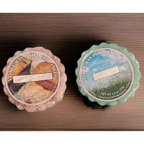 Yankee Candle Tart Wax Melts Banana Nut Bread & Green Grass - Picture 1 of 10